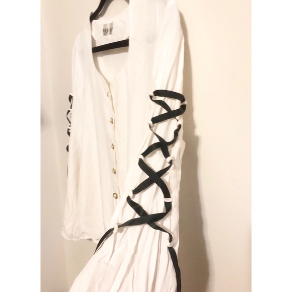 Unique Vintage Blouse - Picture 2 of 3